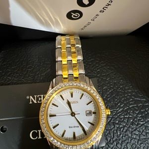 I never used this watch since I have my Apple Watch.